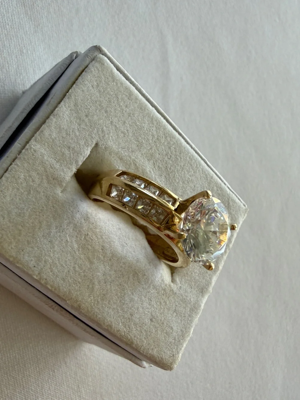 14 k Gold Round-Cut Cubic Zirconia Ring with Side Accent Stones